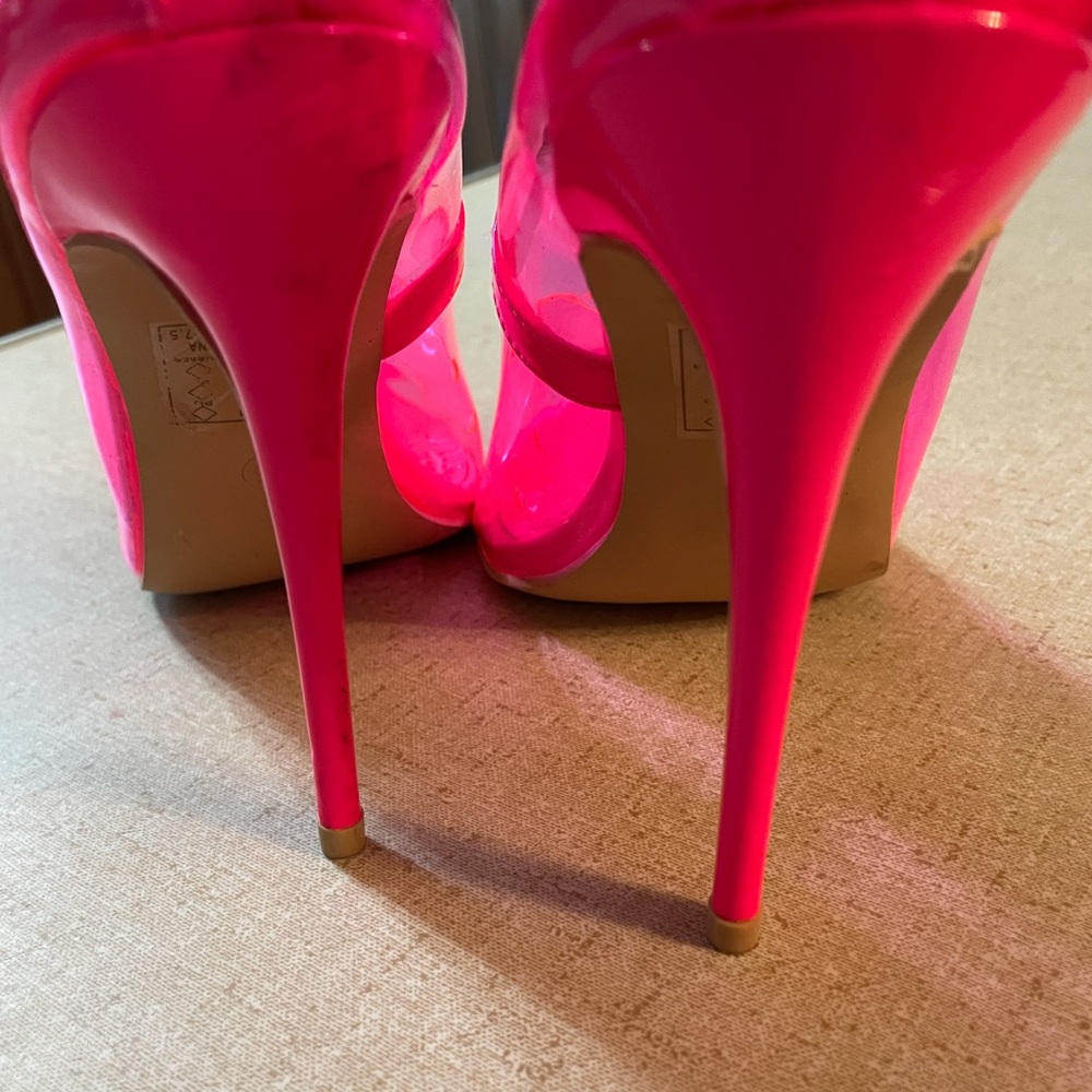 Heels - Picture 3 of 4